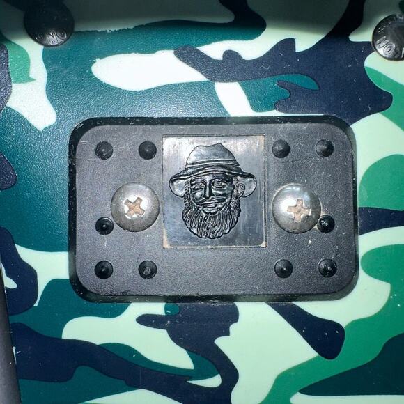 EUC Yukon Charlie’s Youth 7 x 16 Green Camo Aluminum SnowShoes - Picture 6 of 12